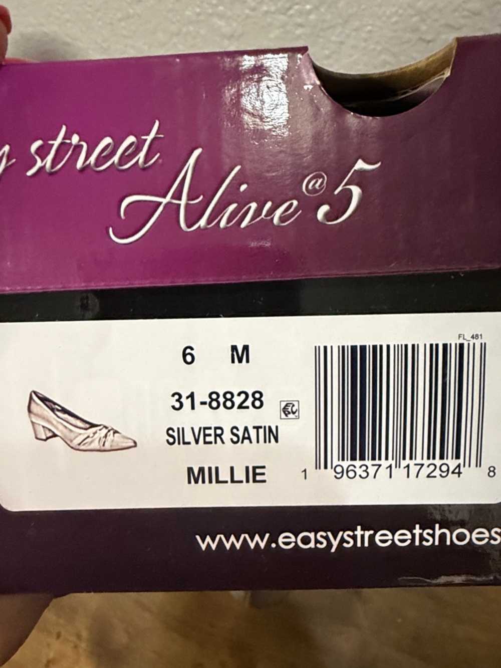 Easy Street Alive 5  Silver Satin Low Heel Pumps with Crystal Accent size 6 - Picture 8 of 8